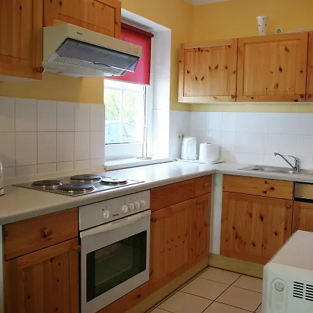 Spacious Holiday With Terrace In Strand Dierhagen