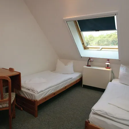 Spacious Holiday With Terrace In Strand Dierhagen