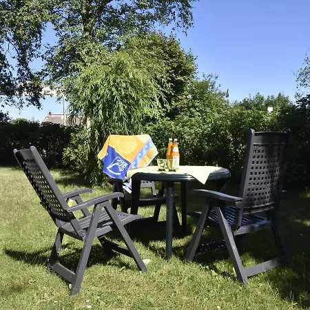 Dom wakacyjny Spacious Holiday With Terrace In Strand